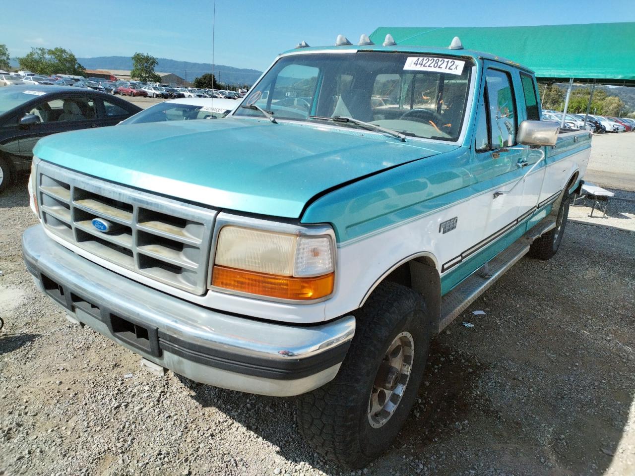 Photo 2 from auction – 1997 FORD F250 with VIN 1FTHX26G3VEB75500