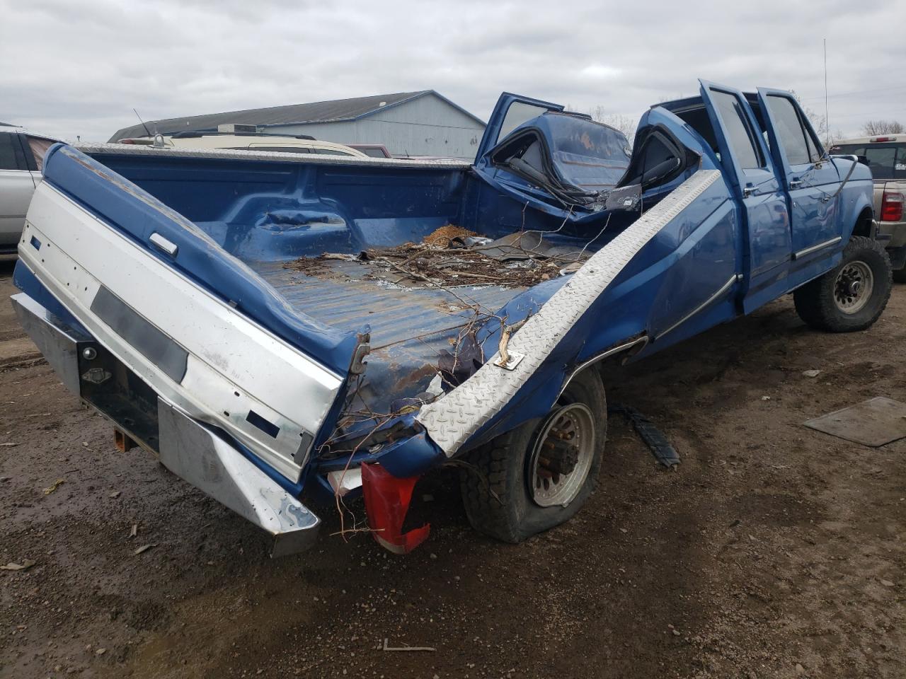 Photo 4 from auction – 1993 FORD F350 with VIN 2FTJW36G9PCA32134
