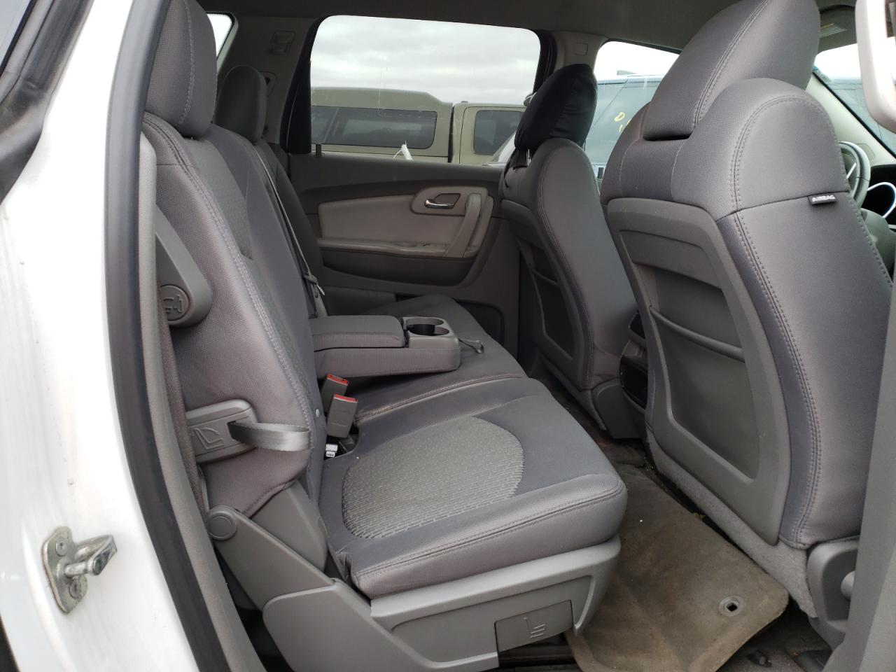 Photo 6 from auction – 2010 CHEVROLET TRAVERSE L with VIN 1GNLVFED2AS130775