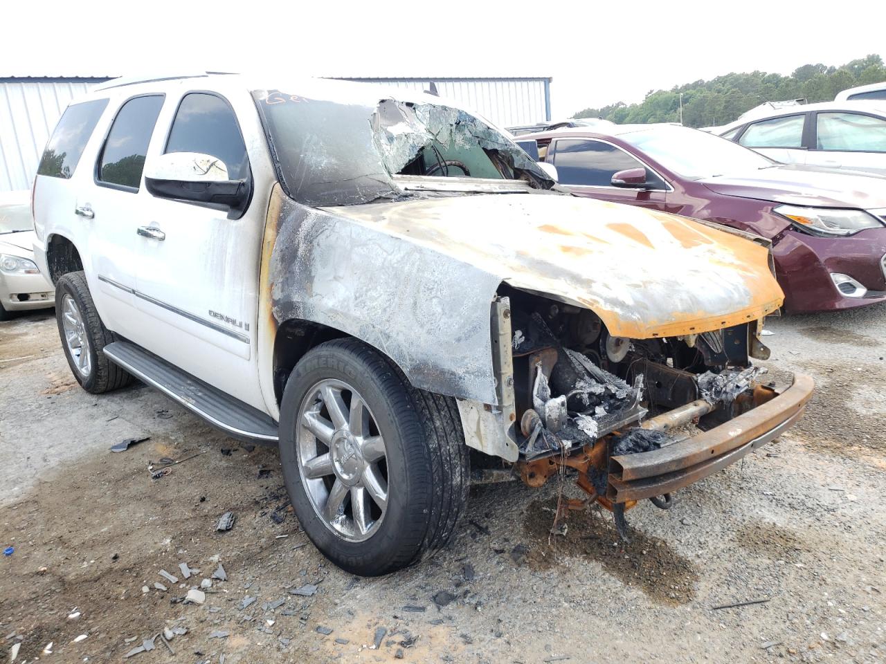 GMC YUKON DENA 2009 with VIN 1GKFK03239R276512 - Photo from auction