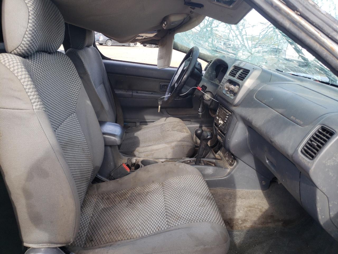 Photo 5 from auction – 2001 NISSAN FRONTIER K with VIN 1N6ED26YX1C328428