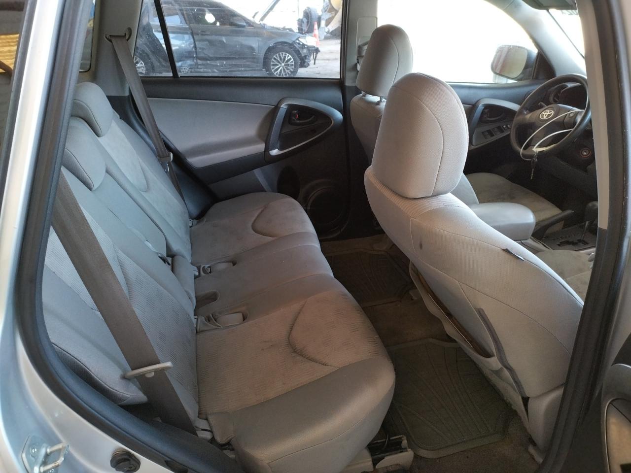 Photo 6 from auction – 2010 TOYOTA RAV4 with VIN JTMZF4DV4AD026534