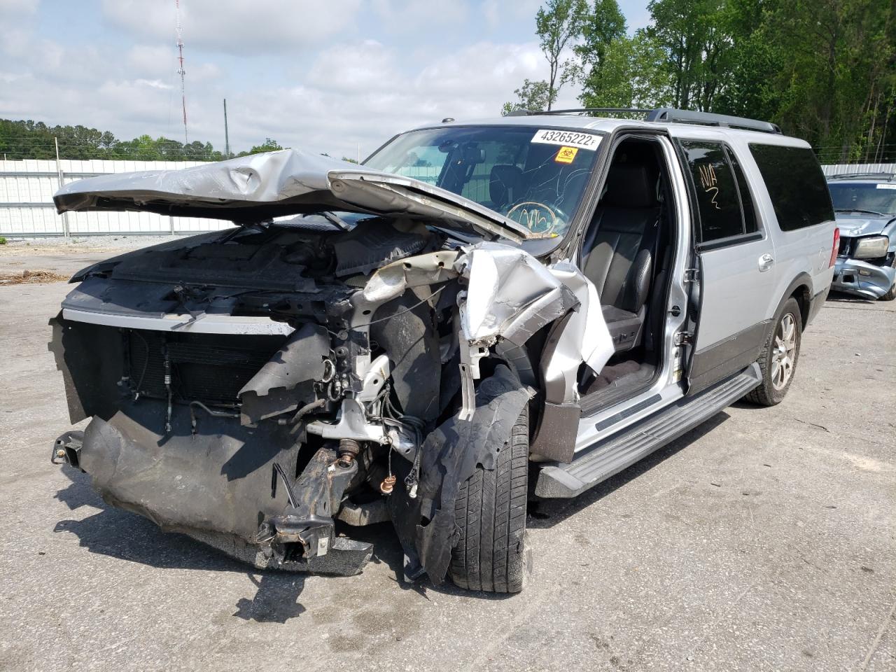 Photo 2 from auction – 2011 FORD EXPEDITION with VIN 1FMJK1H54BEF34141