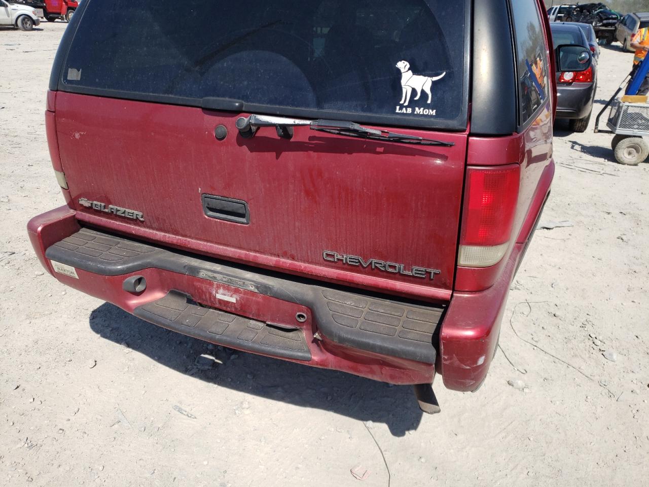 Photo 9 from auction – 2000 CHEVROLET BLAZER with VIN 1GNCS13W0Y2334128