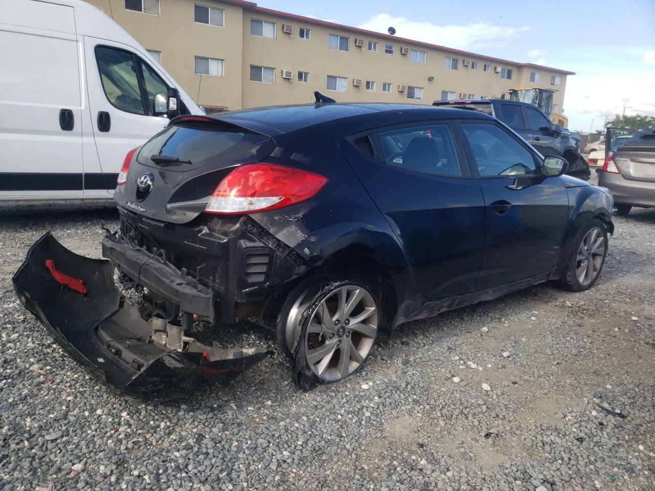 Photo 4 from auction – 2017 HYUNDAI VELOSTER with VIN KMHTC6AD1HU309470