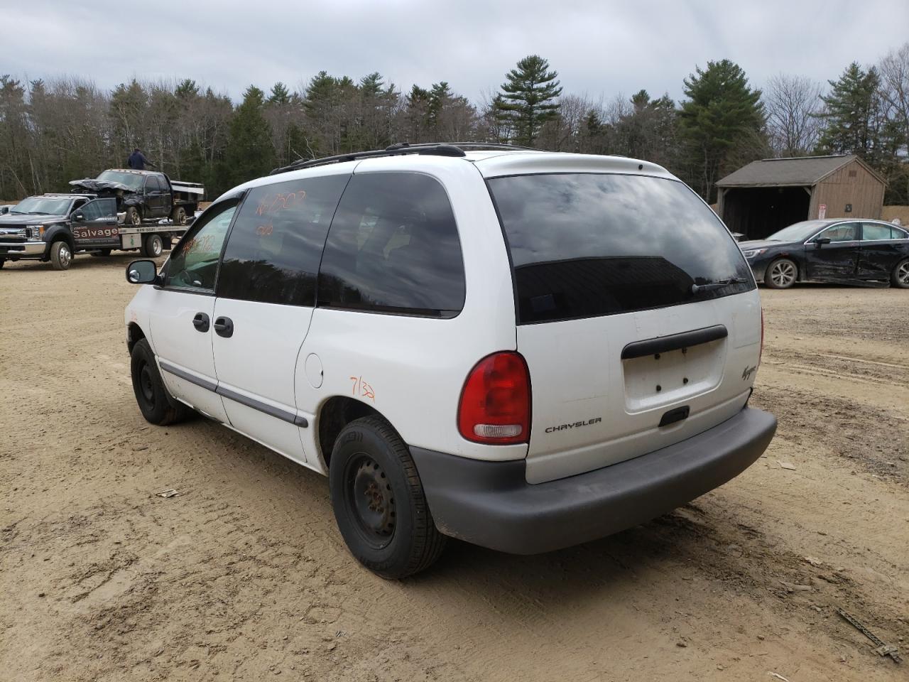 Photo 3 from auction – 2000 CHRYSLER VOYAGER with VIN 2C4GJ2534YR700874
