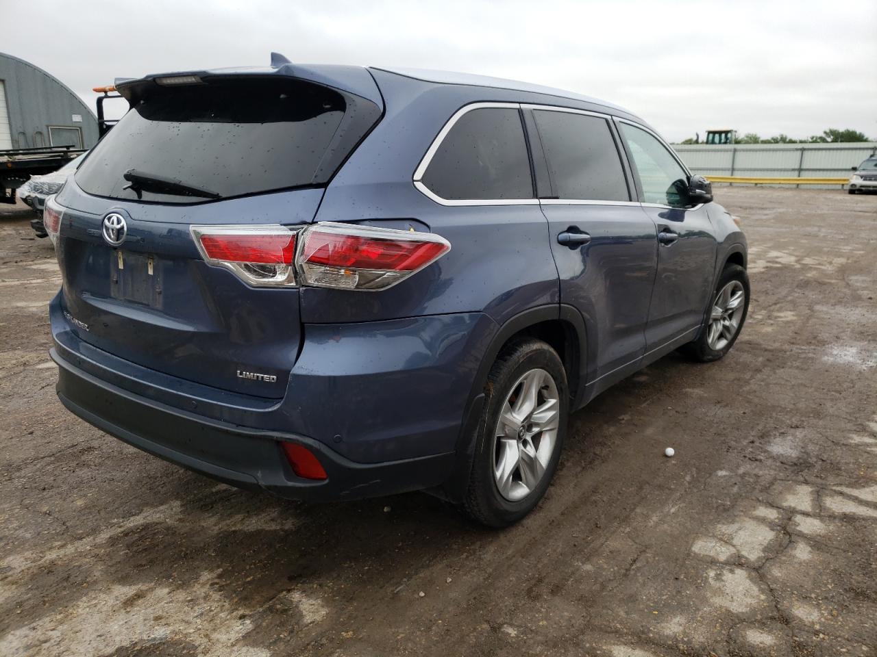 Photo 4 from auction – 2016 TOYOTA HIGHLANDER with VIN 5TDYKRFH6GS149308