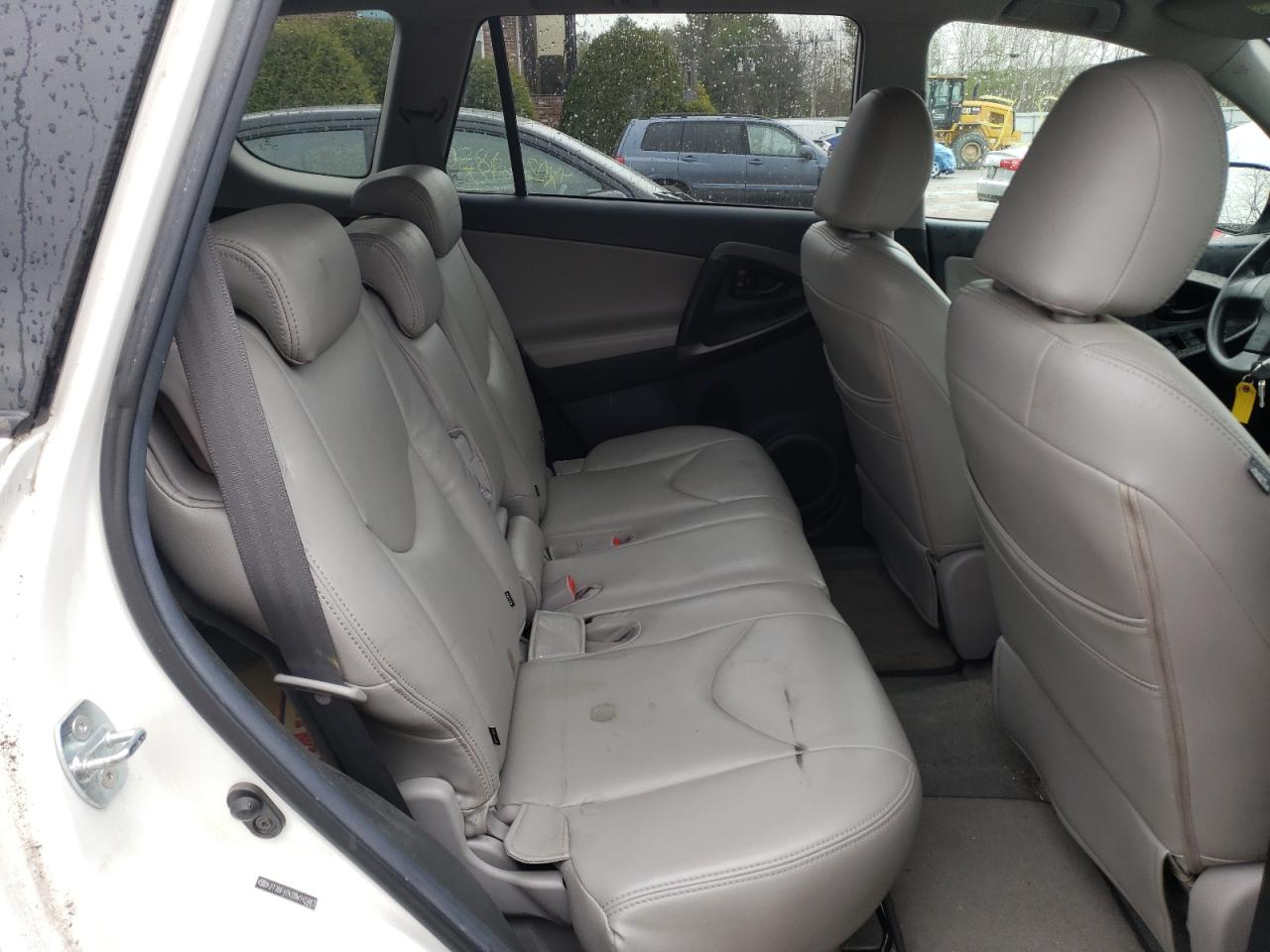 Photo 6 from auction – 2011 TOYOTA RAV4 with VIN 2T3BF4DV2BW145883