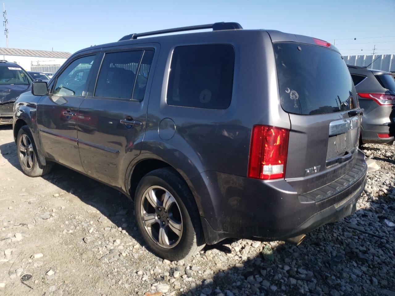 Photo 3 from auction – 2015 HONDA PILOT SE with VIN 5FNYF4H35FB050412