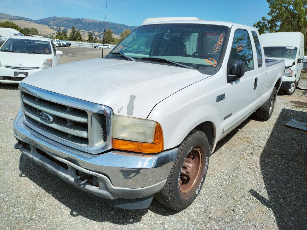 Photo 2 from auction – 2001 FORD F250 SUPER with VIN 1FTNX20FX1EB40594