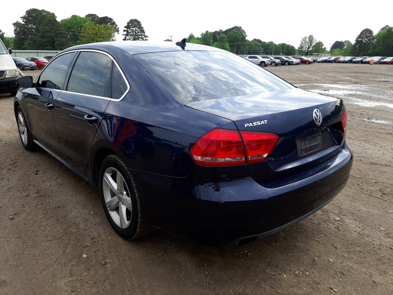 Photo 3 from auction – 2014 VOLKSWAGEN PASSAT S with VIN 1VWAT7A36EC021516