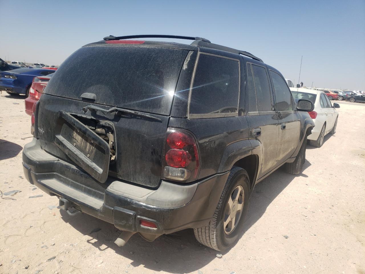 Photo 4 from auction – 2004 CHEVROLET TRAILBLAZE with VIN 1GNDS13SX42239765