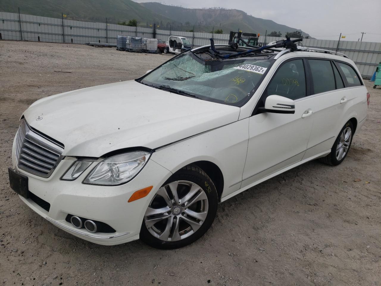 Photo 2 from auction – 2011 MERCEDES-BENZ E 350 4MAT with VIN WDDHH8HB2BA295895