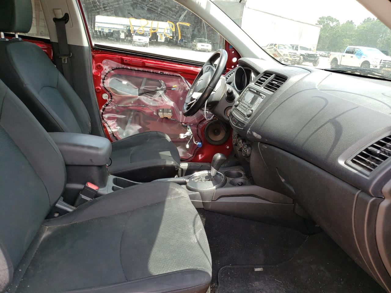 Photo 5 from auction – 2015 MITSUBISHI OUTLANDER with VIN 4A4AP3AU4FE033624