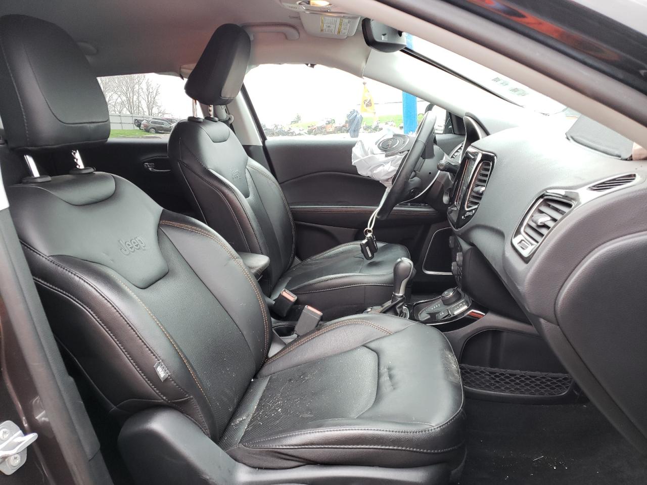 Photo 5 from auction – 2019 JEEP COMPASS LI with VIN 3C4NJDCB3KT656271