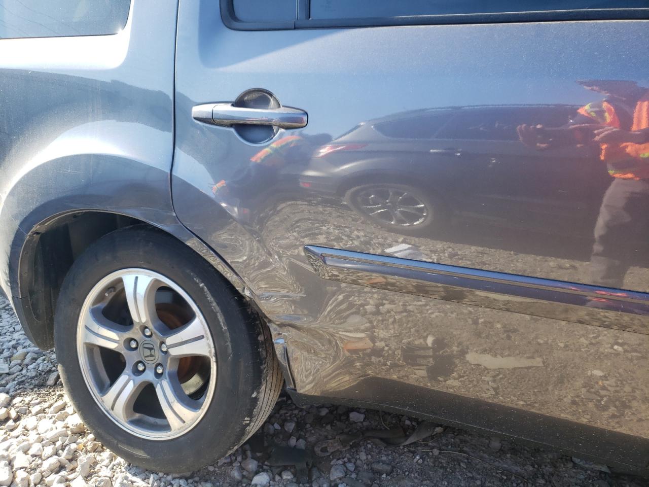 Photo 9 from auction – 2015 HONDA PILOT SE with VIN 5FNYF4H35FB050412