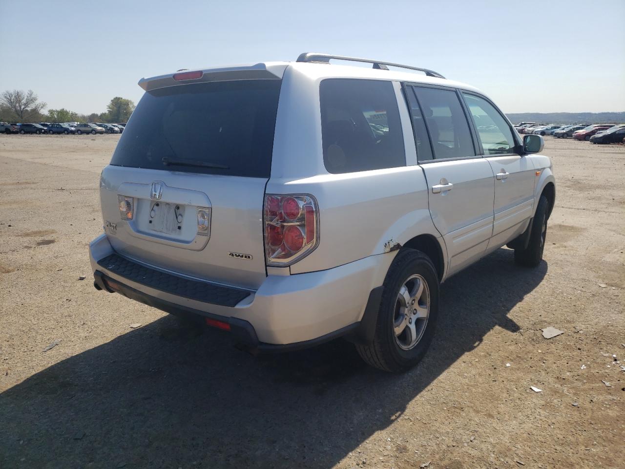 Photo 4 from auction – 2006 HONDA PILOT EX with VIN 2HKYF18556H531486