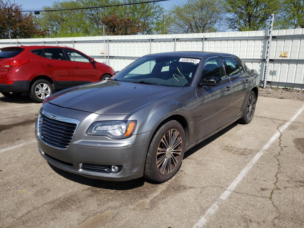 Photo 2 from auction – 2012 CHRYSLER 300 S with VIN 2C3CCAJT8CH137369