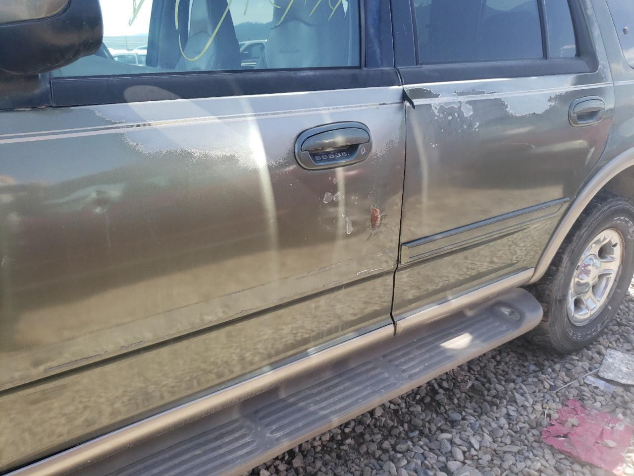 Photo 9 from auction – 2000 FORD EXPEDITION with VIN 1FMPU18L2YLA25513
