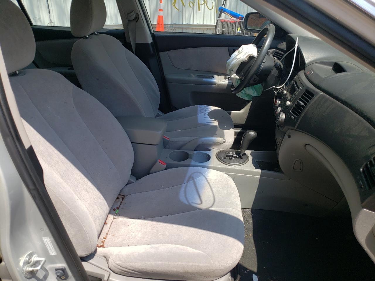 Photo 5 from auction – 2009 KIA OPTIMA LX with VIN KNAGE228595302704