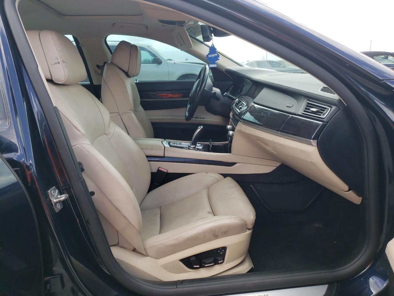 Photo 5 from auction – 2009 BMW 750 LI with VIN WBAKB83539CY60864