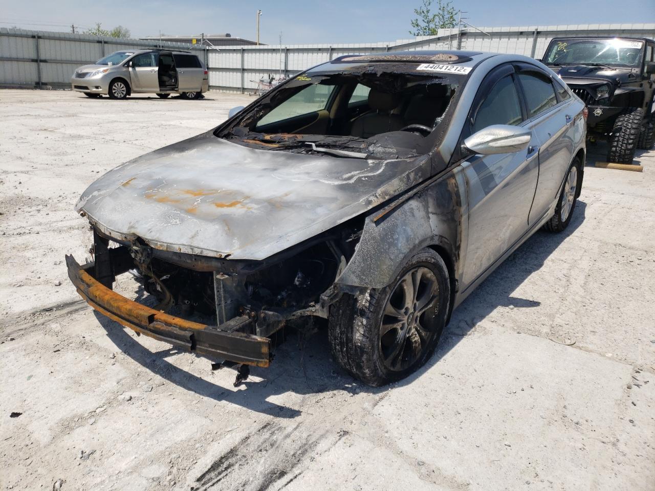 Photo 2 from auction – 2011 HYUNDAI SONATA SE with VIN 5NPEC4AC4BH232233