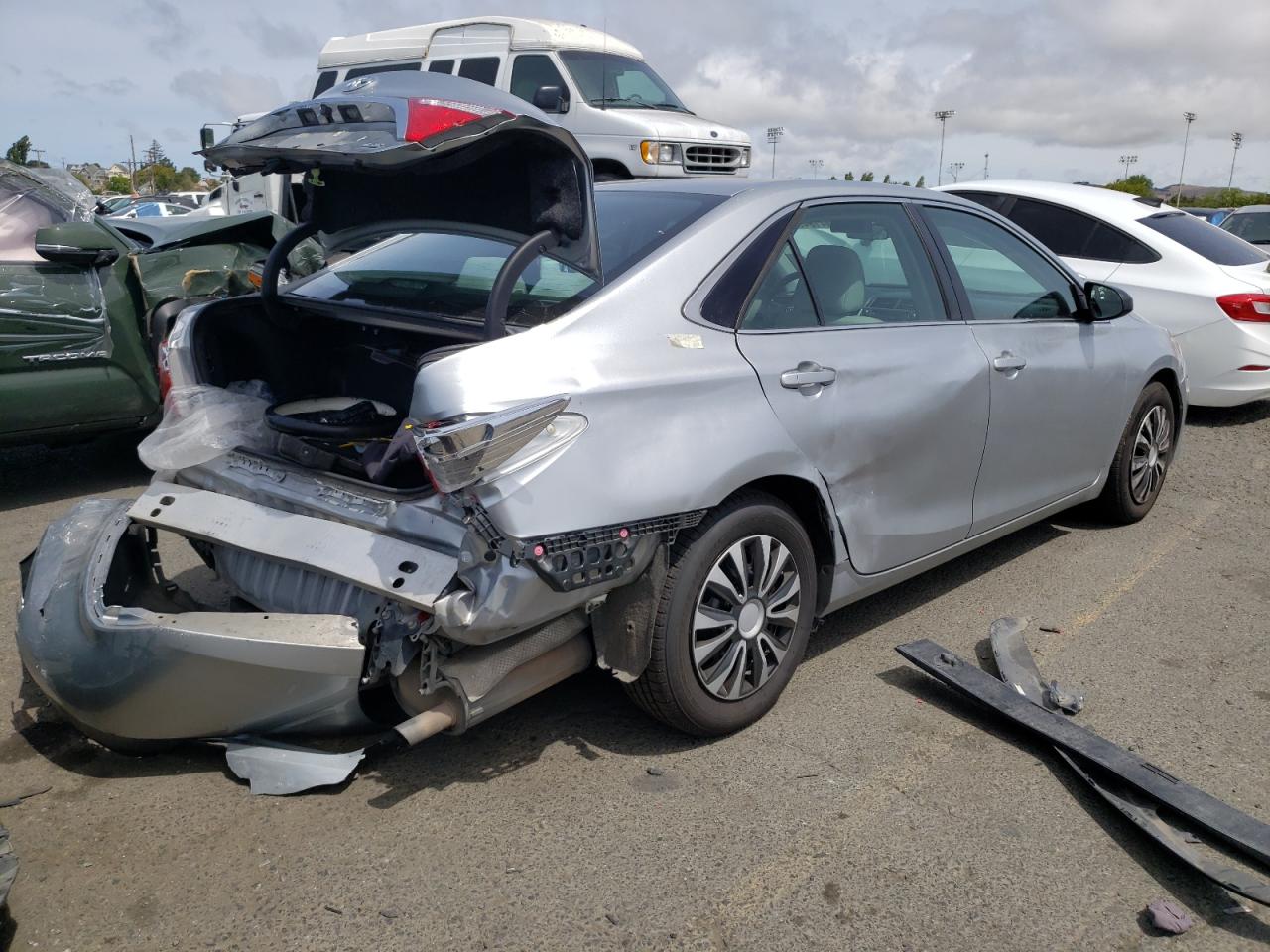 Photo 4 from auction – 2015 TOYOTA CAMRY LE with VIN 4T1BF1FK3FU035957