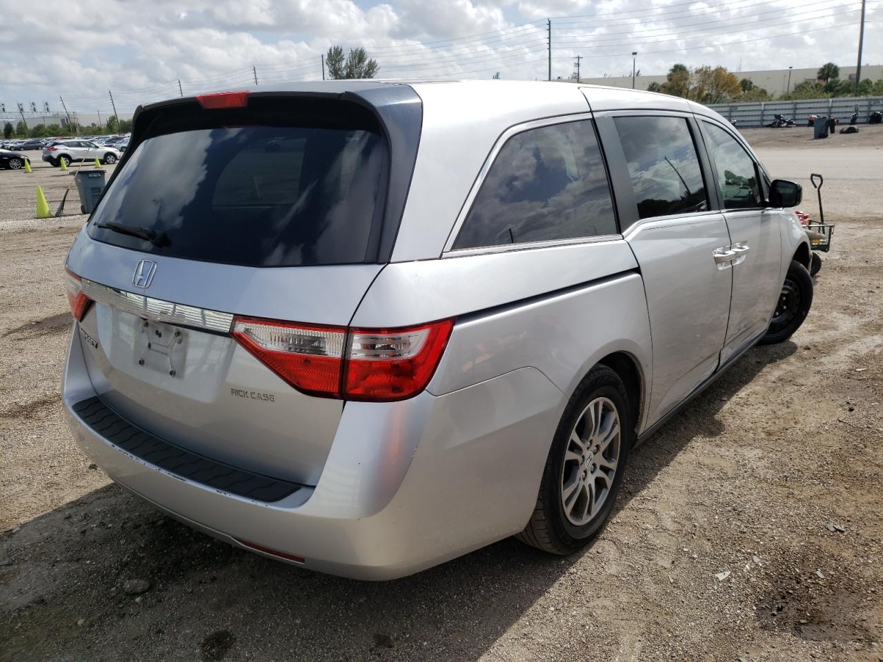 Photo 4 from auction – 2013 HONDA ODYSSEY EX with VIN 5FNRL5H47DB082240