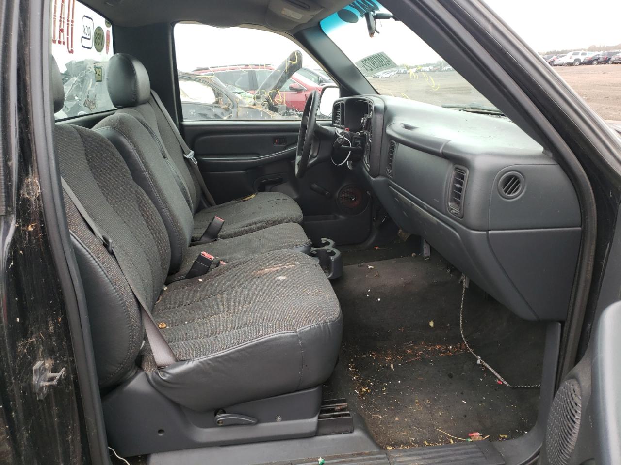 Photo 5 from auction – 2002 CHEVROLET SILVRK1500 with VIN 1GCEC14W92Z171944