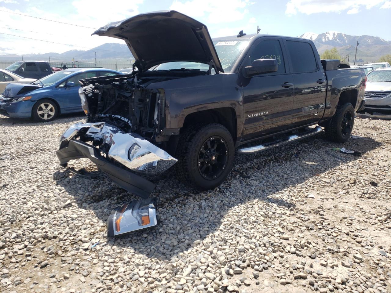 Photo 2 from auction – 2016 CHEVROLET SILVERADO with VIN 3GCUKREC5GG156835