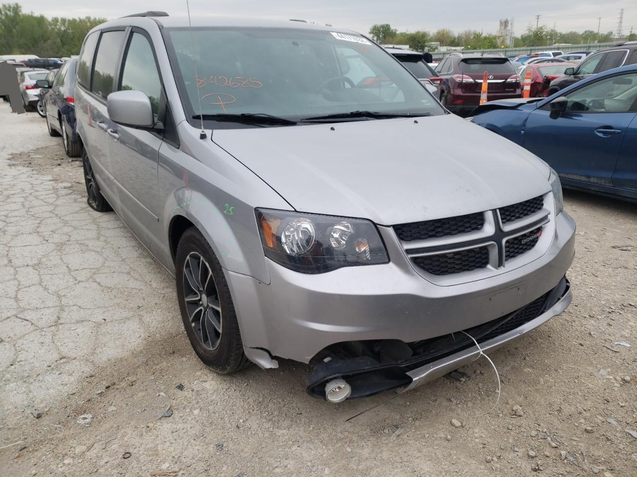 DODGE GRAND CARA 2017 with VIN 2C4RDGEG9HR842685 - Photo from auction