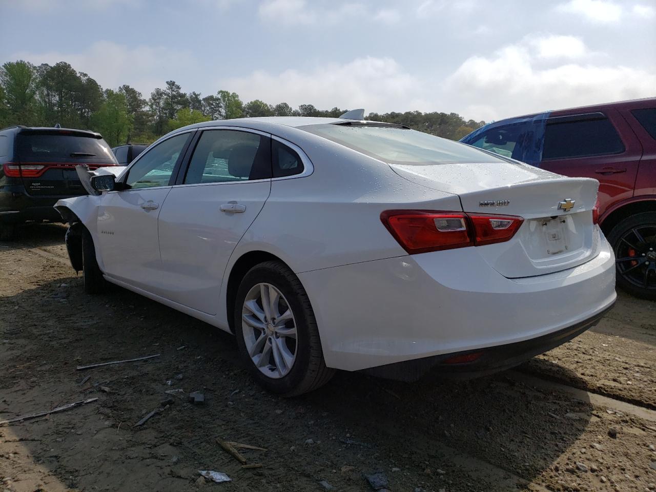 Photo 3 from auction – 2017 CHEVROLET MALIBU LT with VIN 1G1ZE5ST2HF198532