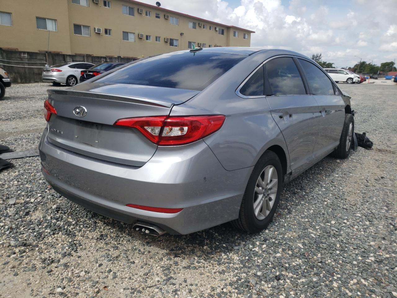 Photo 4 from auction – 2016 HYUNDAI SONATA SE with VIN 5NPE24AF9GH364392