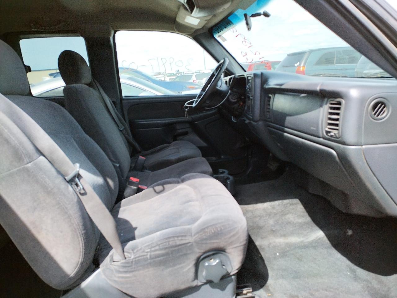 Photo 5 from auction – 2002 CHEVROLET SILVERADO with VIN 2GCEC19V421243626