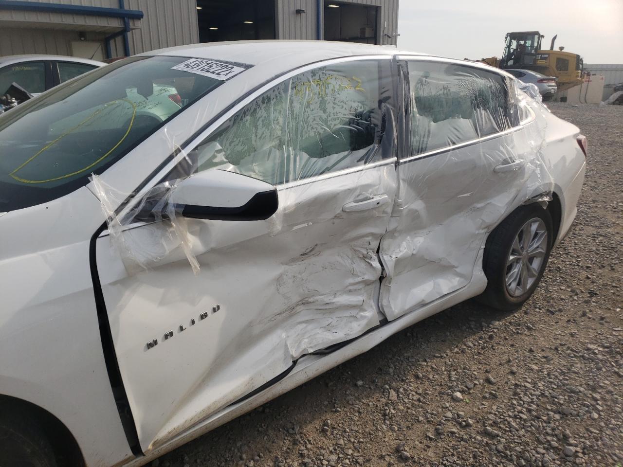 Photo 9 from auction – 2020 CHEVROLET MALIBU LT with VIN 1G1ZD5ST6LF026984