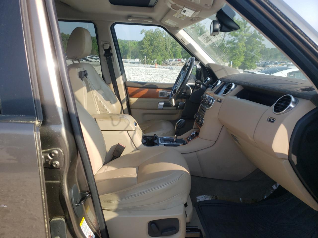 Photo 5 from auction – 2011 LAND ROVER LR4 HSE LU with VIN SALAK2D44BA560987