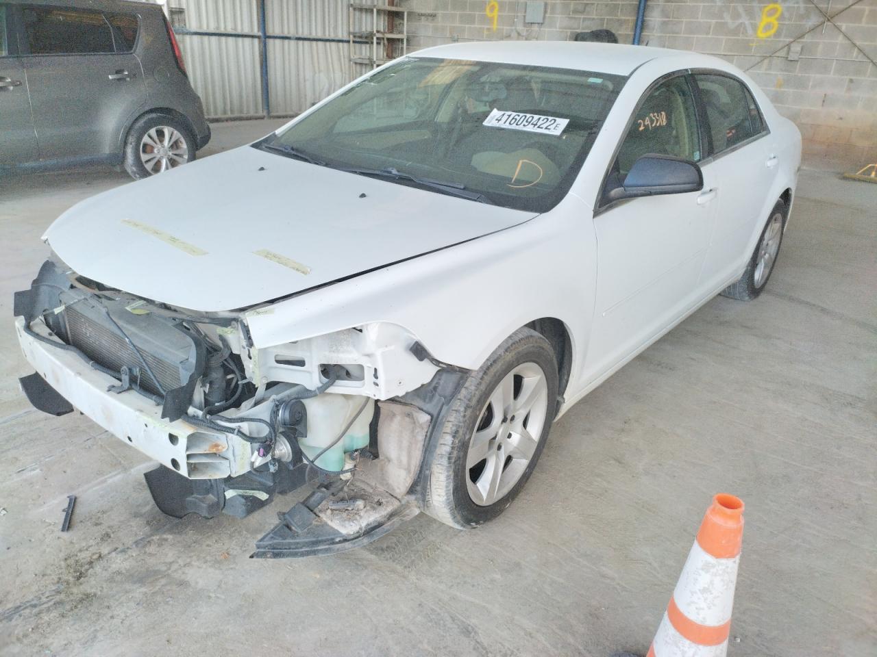 Photo 2 from auction – 2011 CHEVROLET MALIBU LS with VIN 1G1ZB5E15BF201014