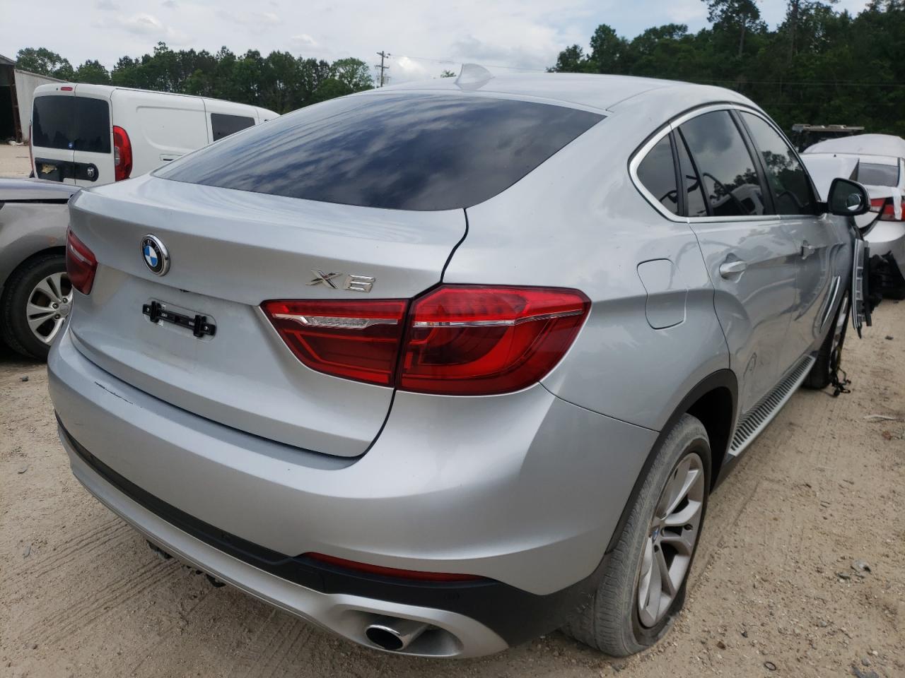 Photo 4 from auction – 2015 BMW X6 XDRIVE3 with VIN 5UXKU2C51F0N76347