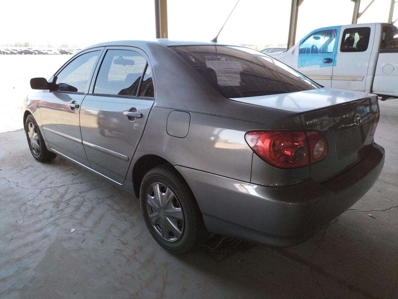 Photo 3 from auction – 2005 TOYOTA COROLLA CE with VIN 1NXBR32EX5Z371154