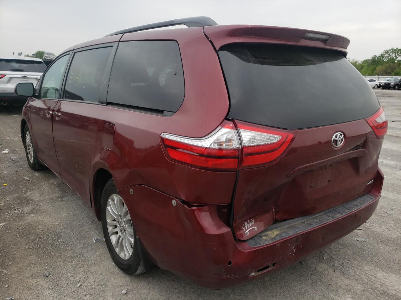 Photo 3 from auction – 2015 TOYOTA SIENNA XLE with VIN 5TDYK3DC5FS652296