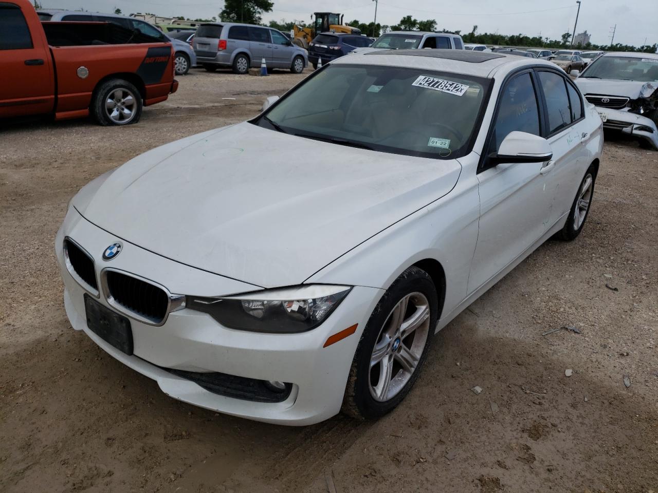 Photo 2 from auction – 2013 BMW 320 I with VIN WBA3B1C5XDF462408