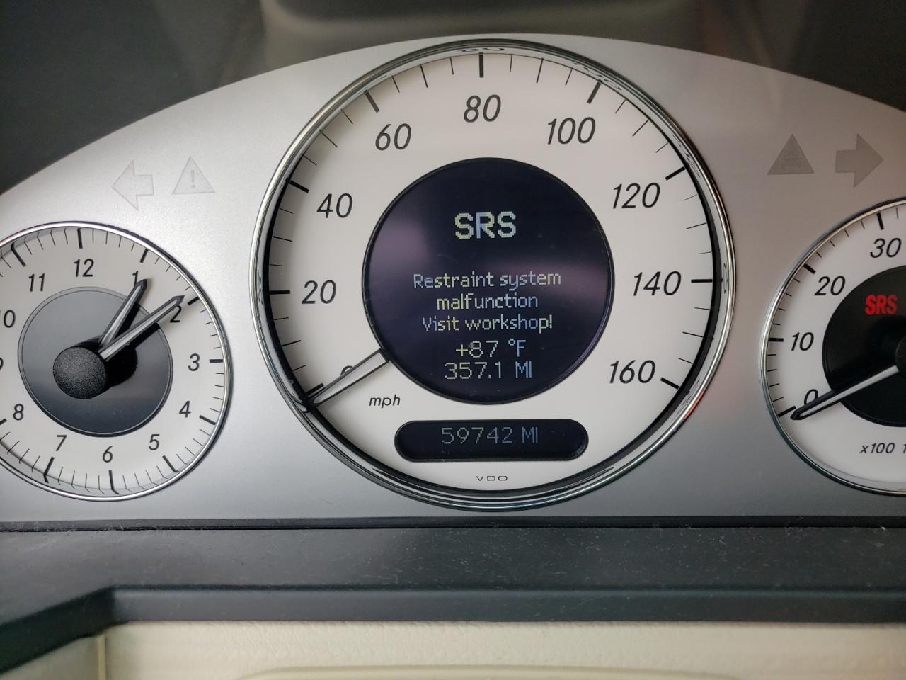 Photo 8 from auction – 2004 MERCEDES-BENZ E 320 with VIN WDBUF65J64A401569