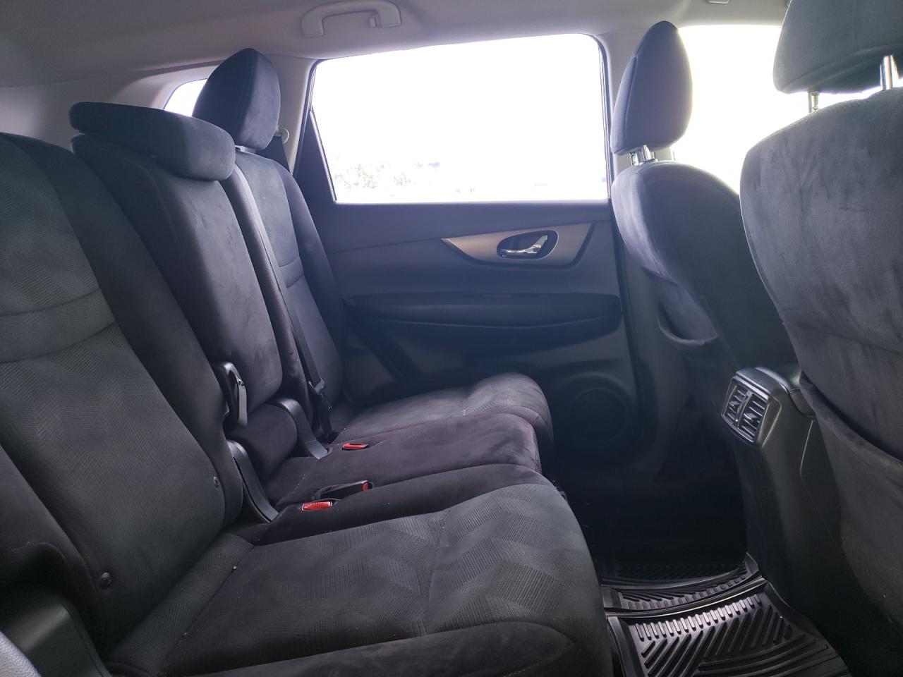 Photo 6 from auction – 2015 NISSAN ROGUE S with VIN 5N1AT2MTXFC774190