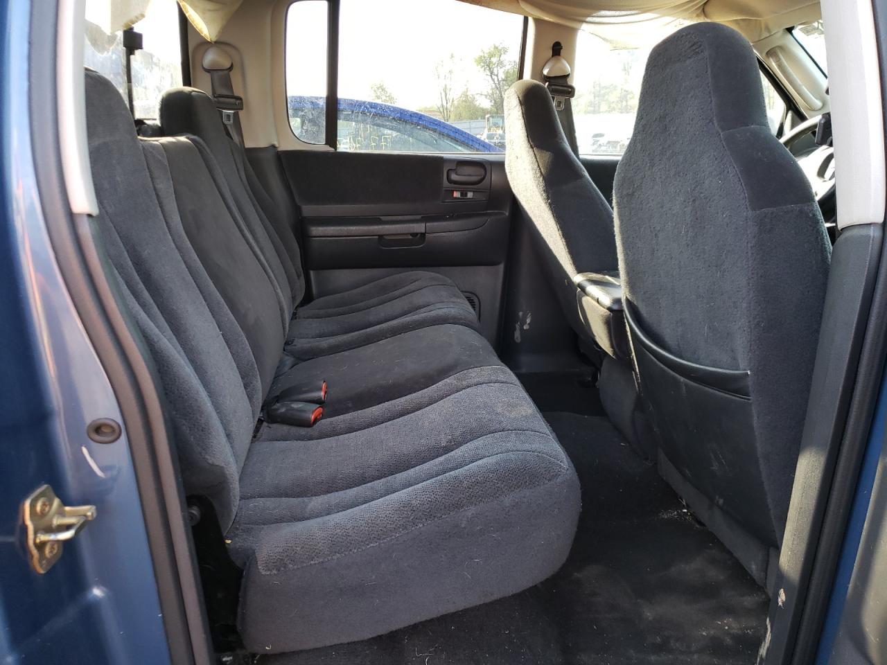 Photo 6 from auction – 2004 DODGE DAKOTA QUA with VIN 1D7HG38N44S709742