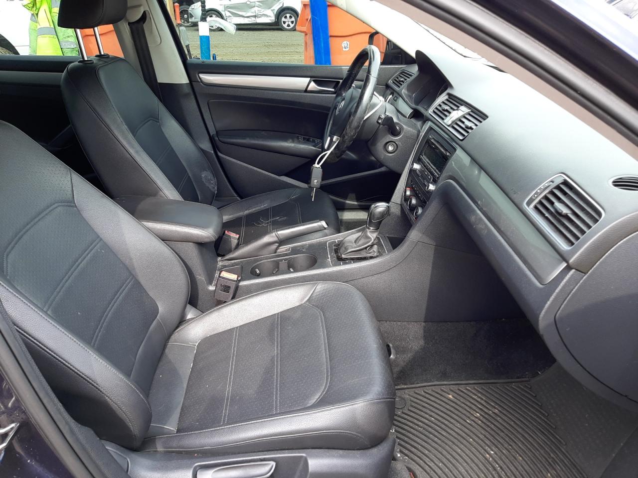 Photo 5 from auction – 2014 VOLKSWAGEN PASSAT S with VIN 1VWAT7A36EC021516
