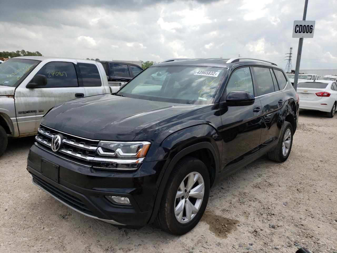 Photo 2 from auction – 2019 VOLKSWAGEN ATLAS SE with VIN 1V2DP2CA4KC573366
