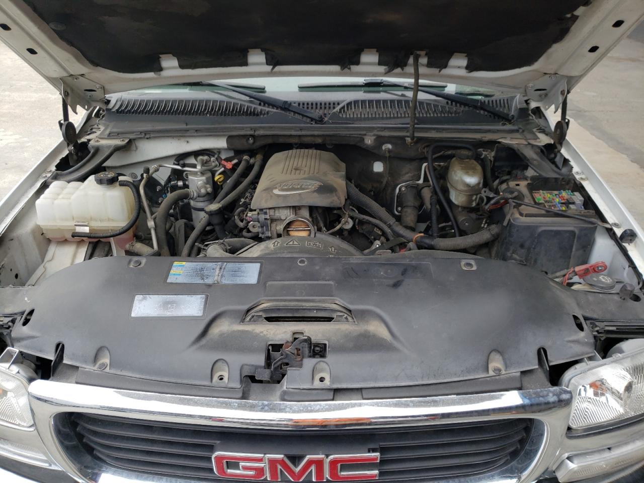 Photo 7 from auction – 2004 GMC YUKON with VIN 1GKEC13V94J312302
