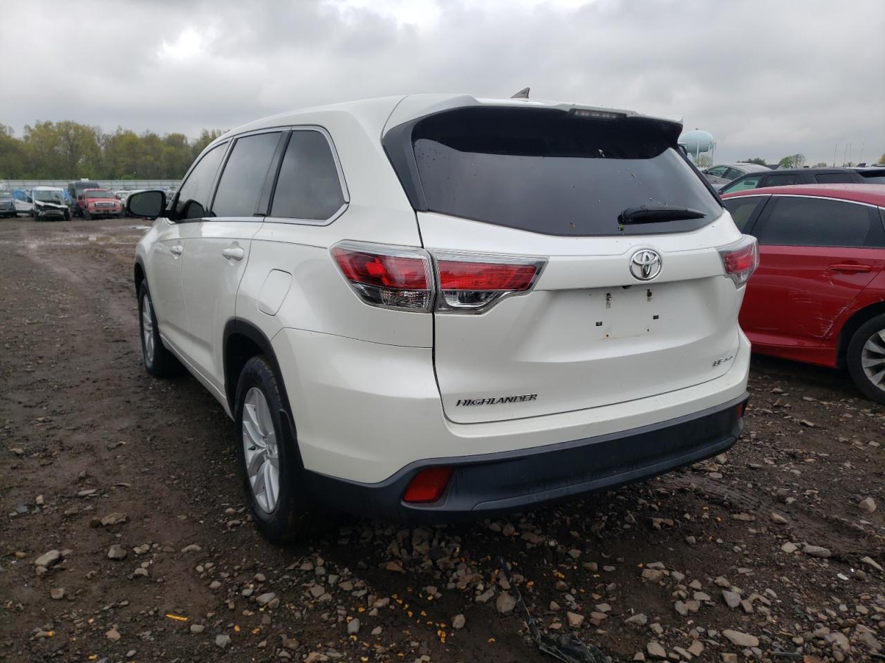 Photo 3 from auction – 2015 TOYOTA HIGHLANDER with VIN 5TDBKRFH1FS155408