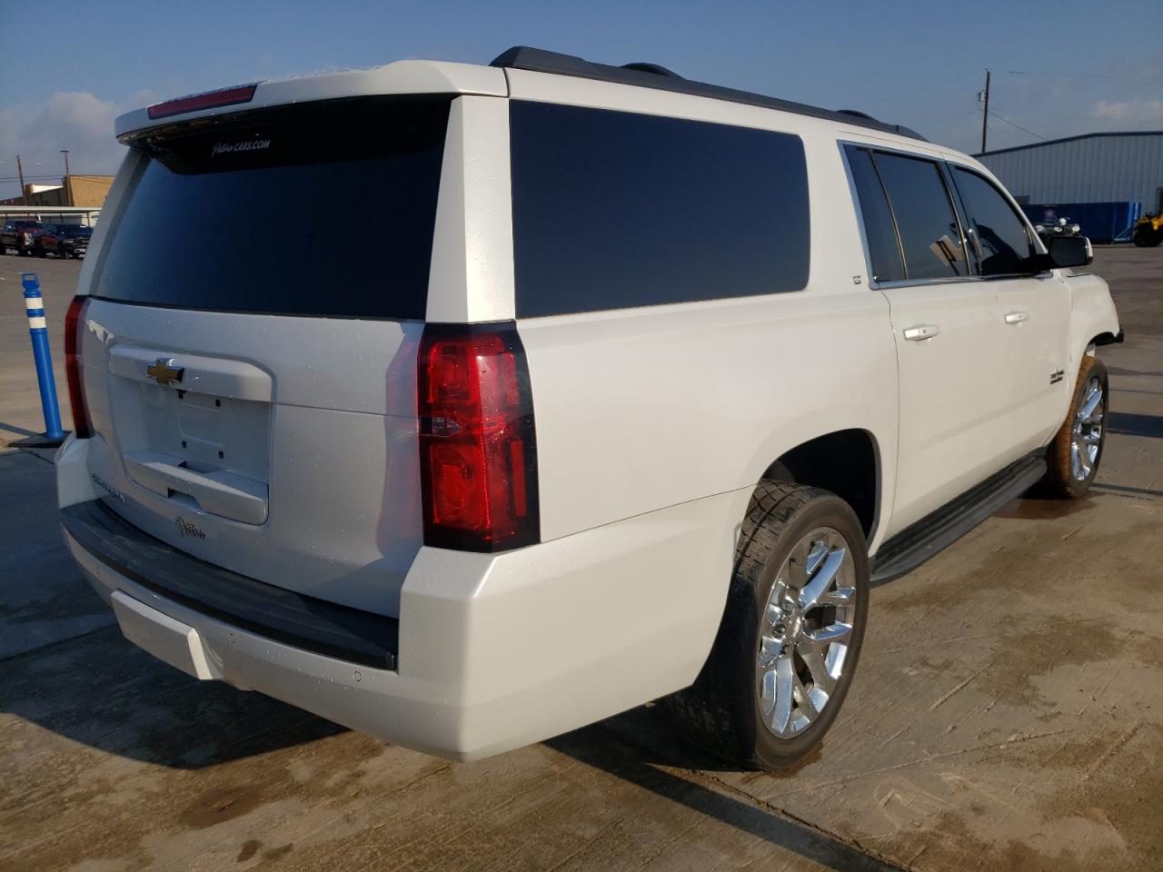 Photo 4 from auction – 2018 CHEVROLET SUBURBAN C with VIN 1GNSCHKC6JR125577