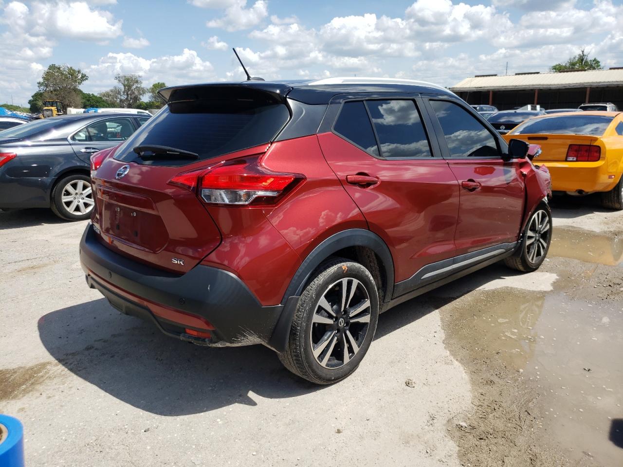 Photo 4 from auction – 2019 NISSAN KICKS S with VIN 3N1CP5CU3KL529228